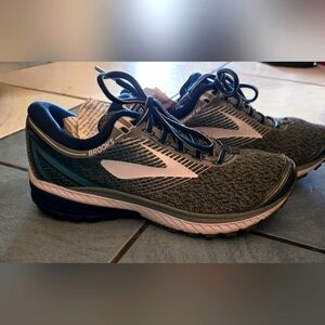 Mens Brooks Ghost 10 size 8.5